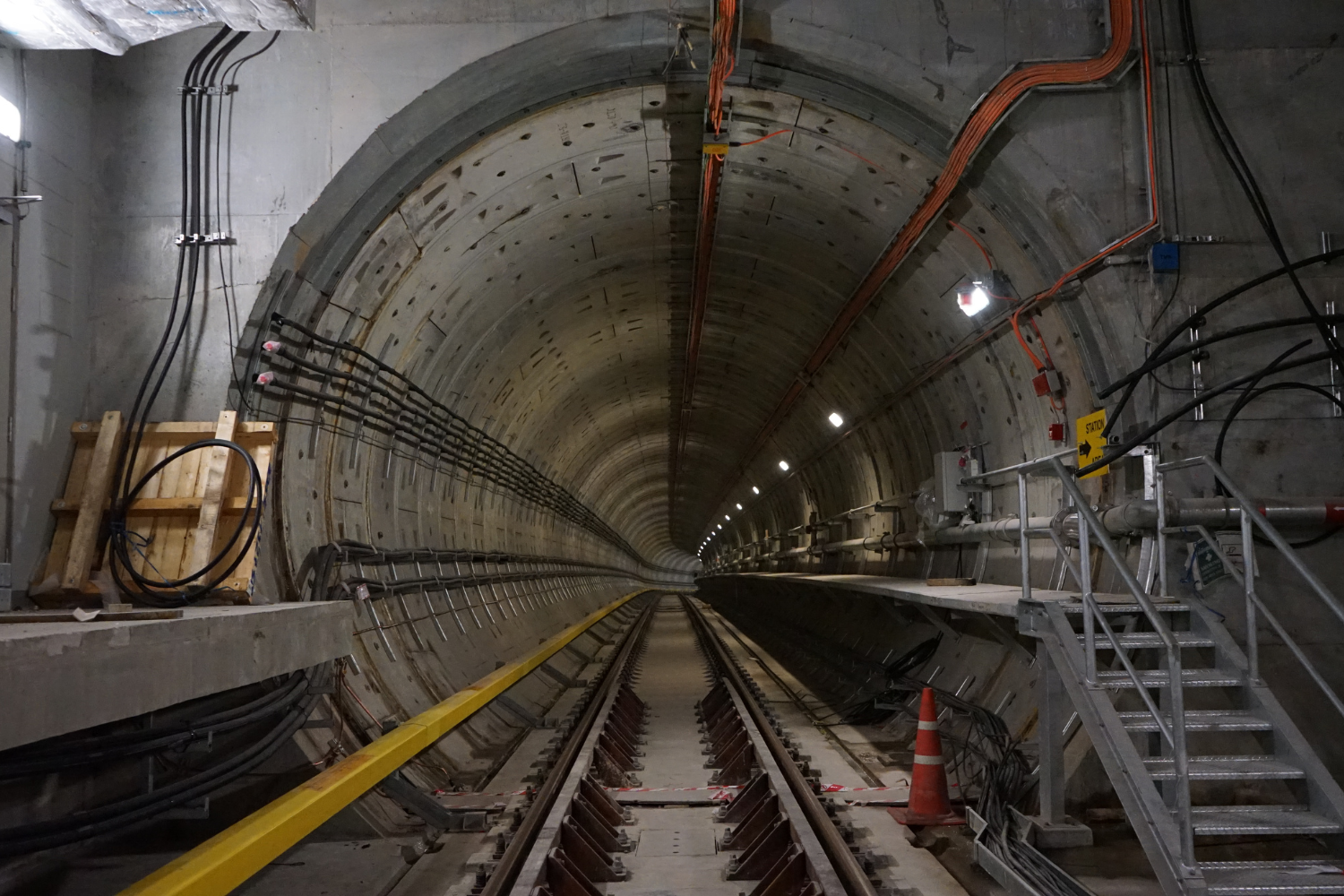 Tunnel acquisition sous terrain